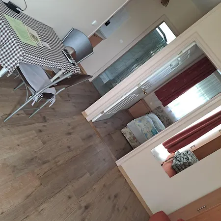 Alinka Apartmanhaz * Balatonlelle