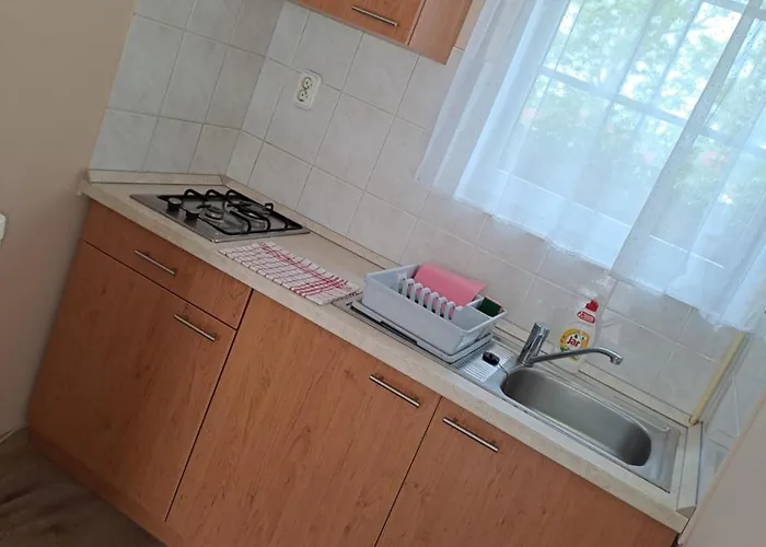 Alinka Apartmanhaz * בלטונללה