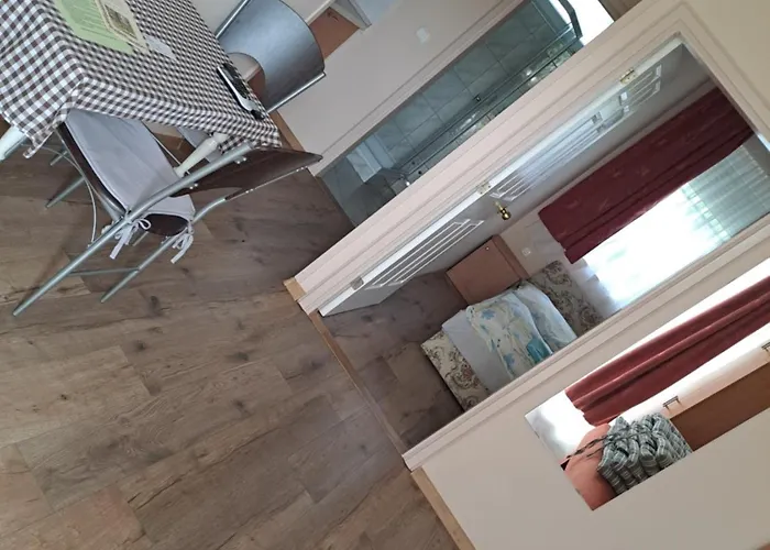 Alinka Apartmanhaz * בלטונללה