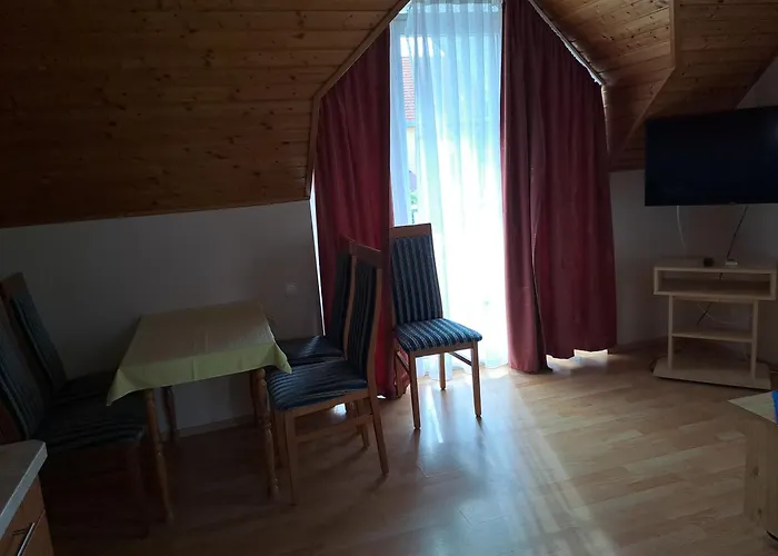 דירה Alinka Apartmanhaz בלטונללה